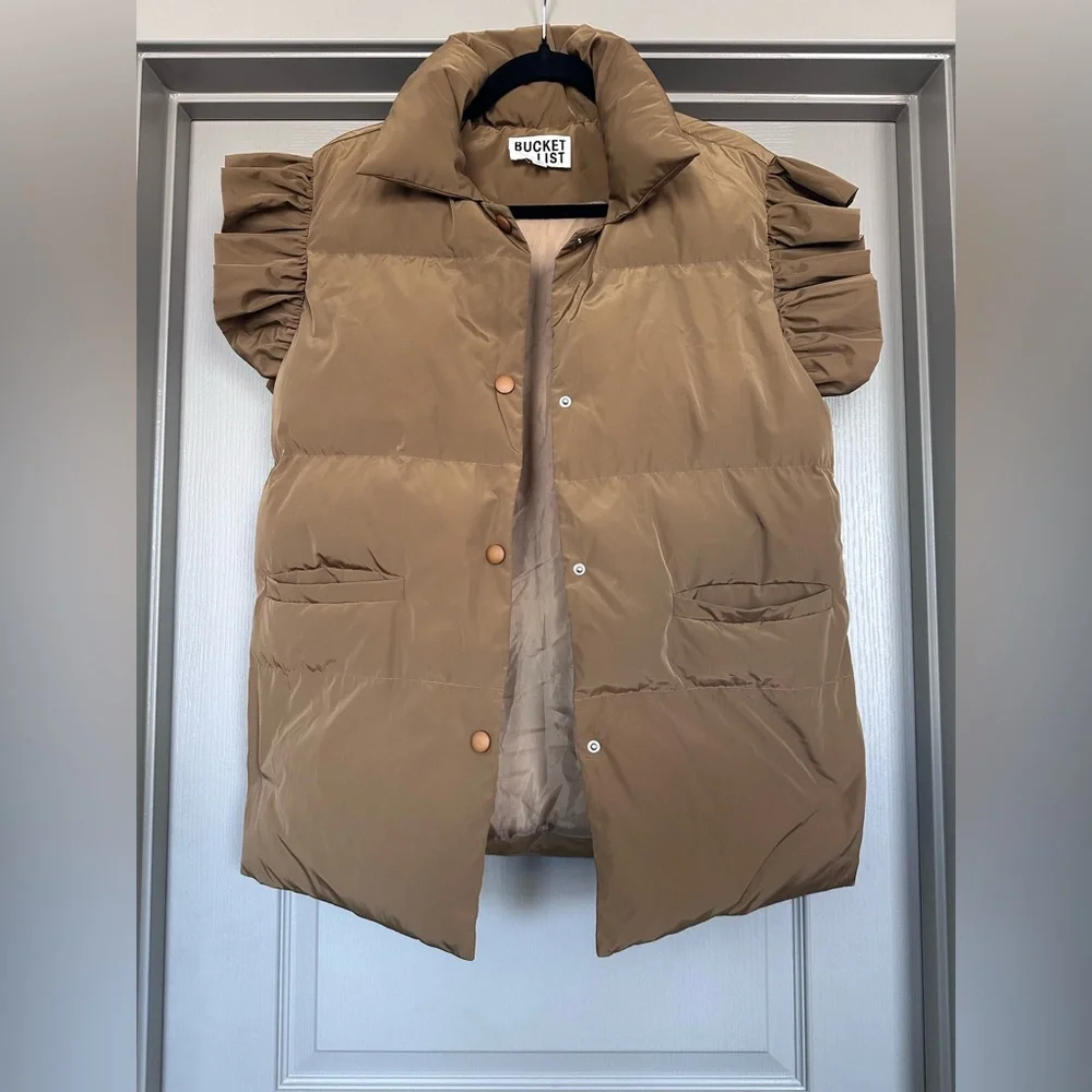 Bucket List Ruffle Sleeve Puffer Vest Gold Tan Quilted Statement Vest Sz S - Picture 7 of 12